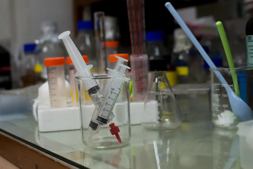 O que são itens de laboratório e para que servem